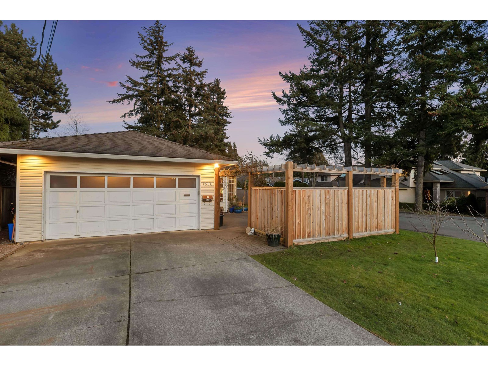 1530 CORY ROAD, White Rock