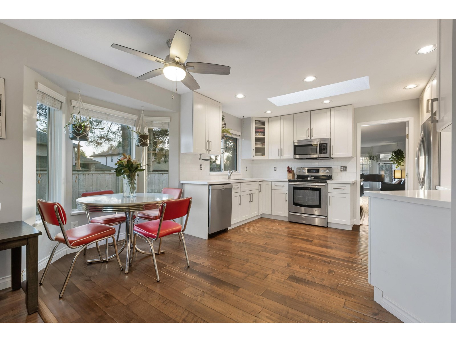 1530 CORY ROAD, White Rock real estate listing R2974728