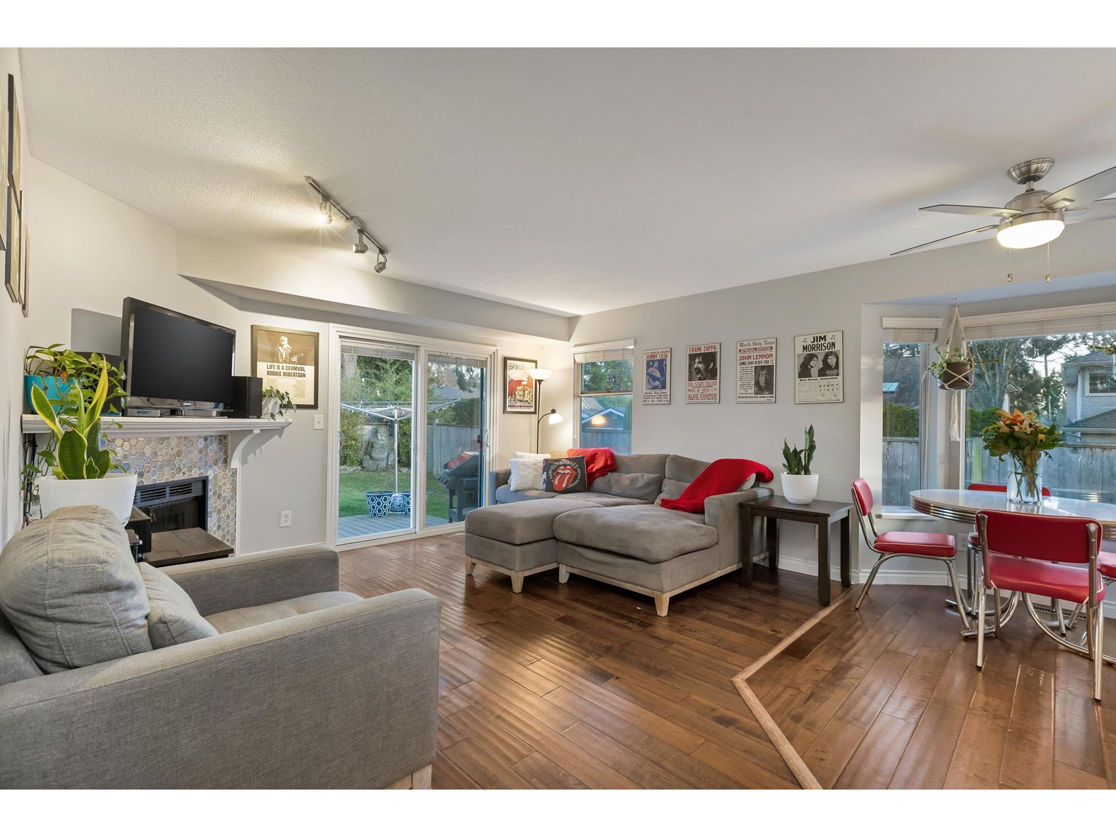 1530 CORY ROAD, White Rock real estate listing R2974728