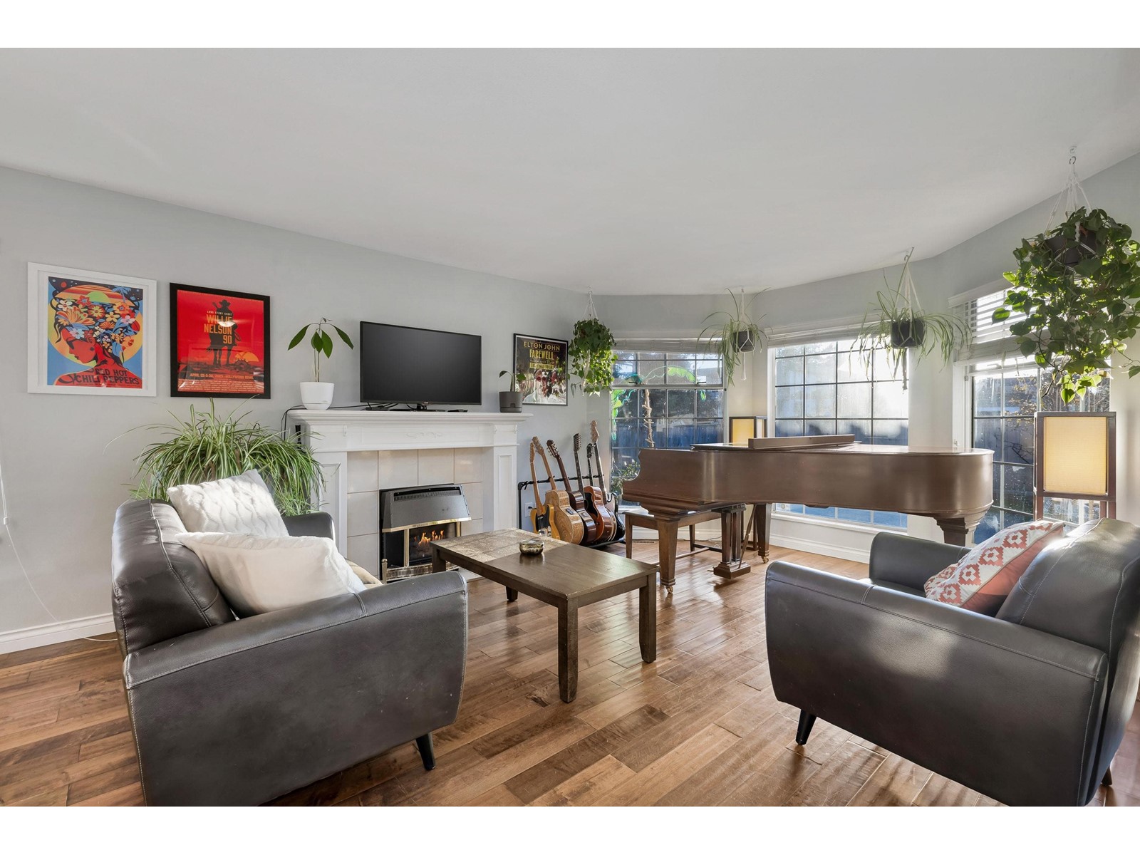 1530 CORY ROAD, White Rock real estate listing R2974728