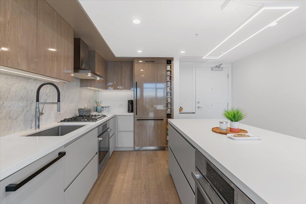601 1526 FINLAY STREET, White Rock real estate listing R2975179