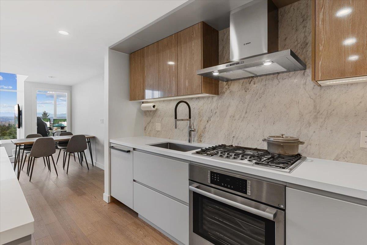 601 1526 FINLAY STREET, White Rock real estate listing R2975179