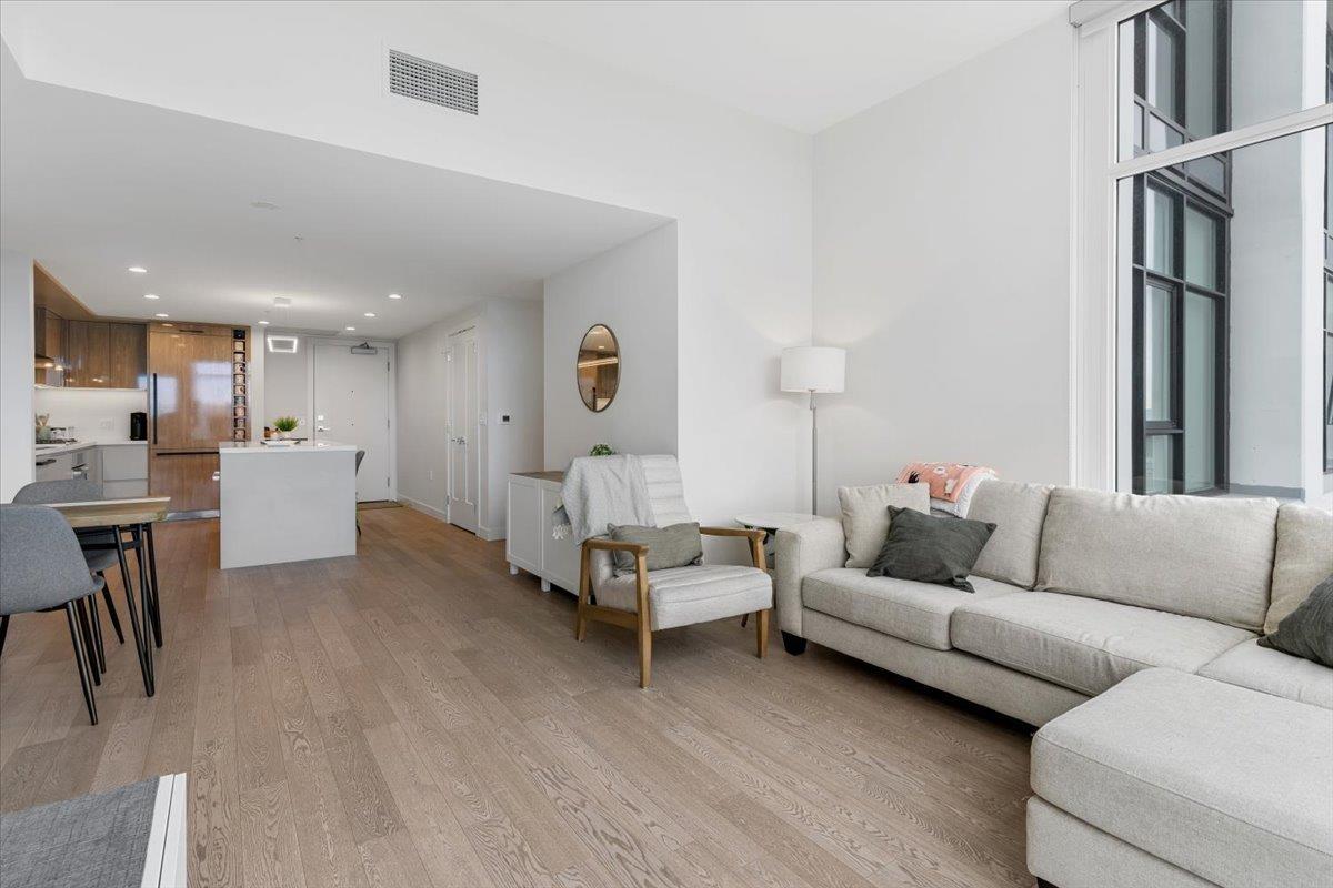 601 1526 FINLAY STREET, White Rock real estate listing R2975179
