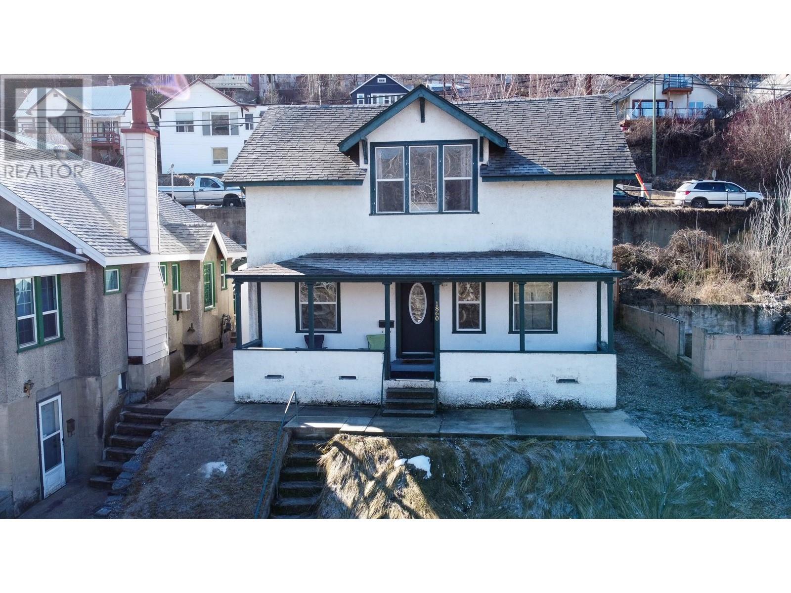 1860 OAK Street, Trail