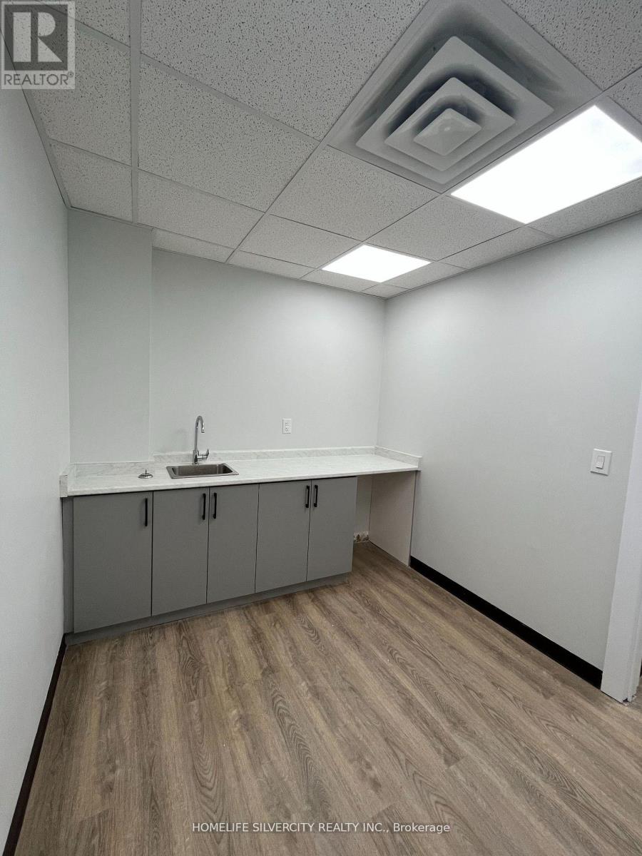 Photo 11 of B 3 10095 Bramalea Road, Brampton ON