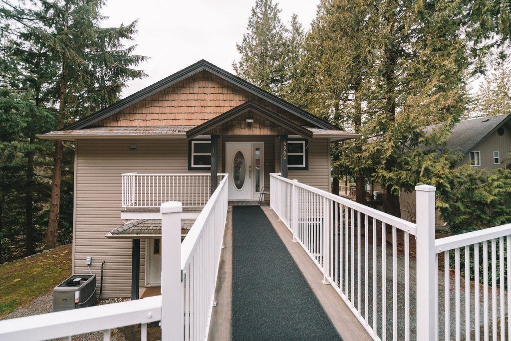 6960 ROCKWELL DRIVE, Harrison Lake, Harrison Hot Springs