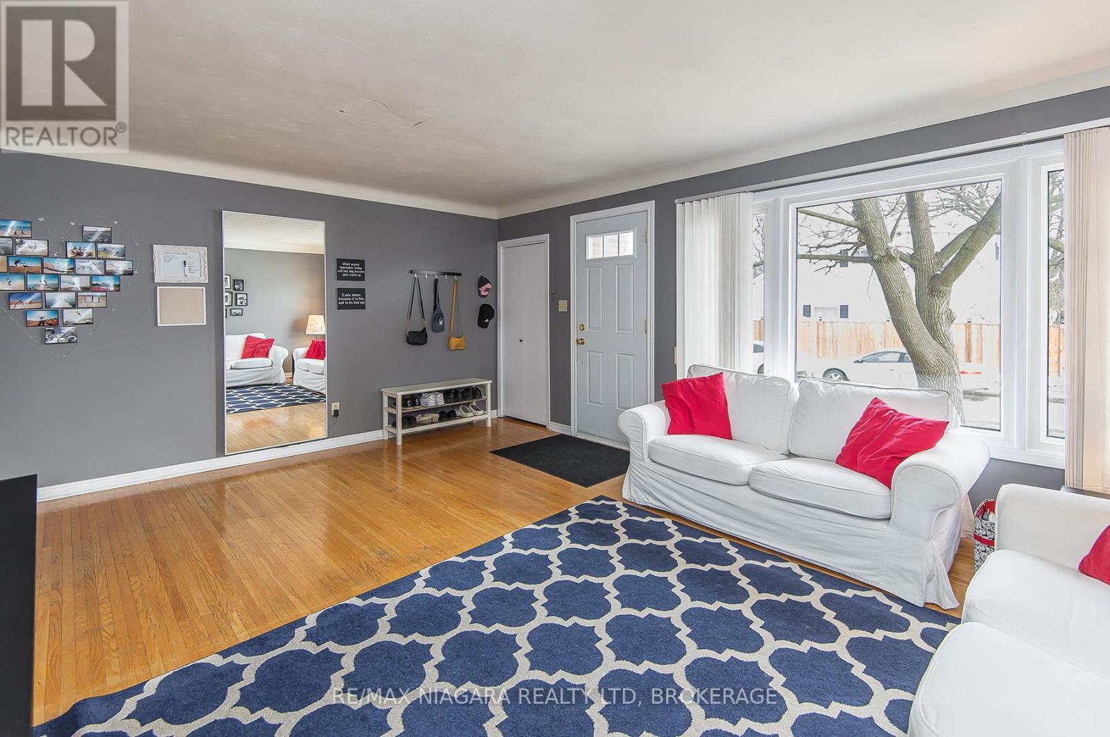 Photo 14 of 5 Glen Avenue, St Catharines ON