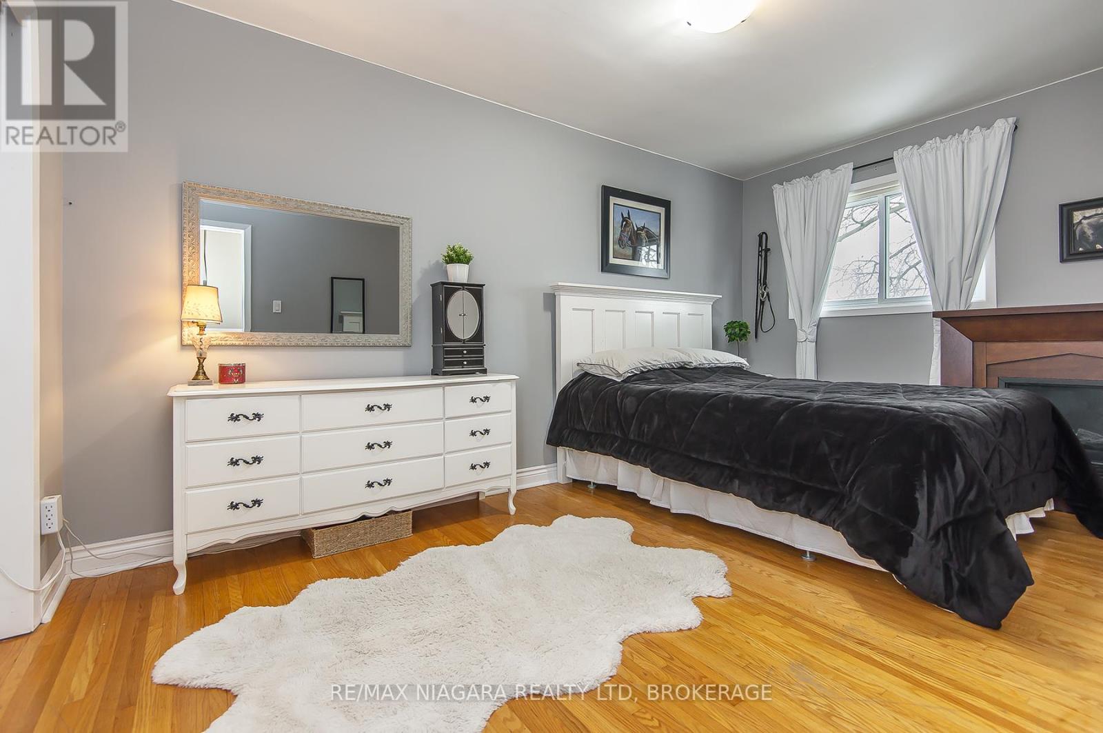 Photo 21 of 5 Glen Avenue, St Catharines ON