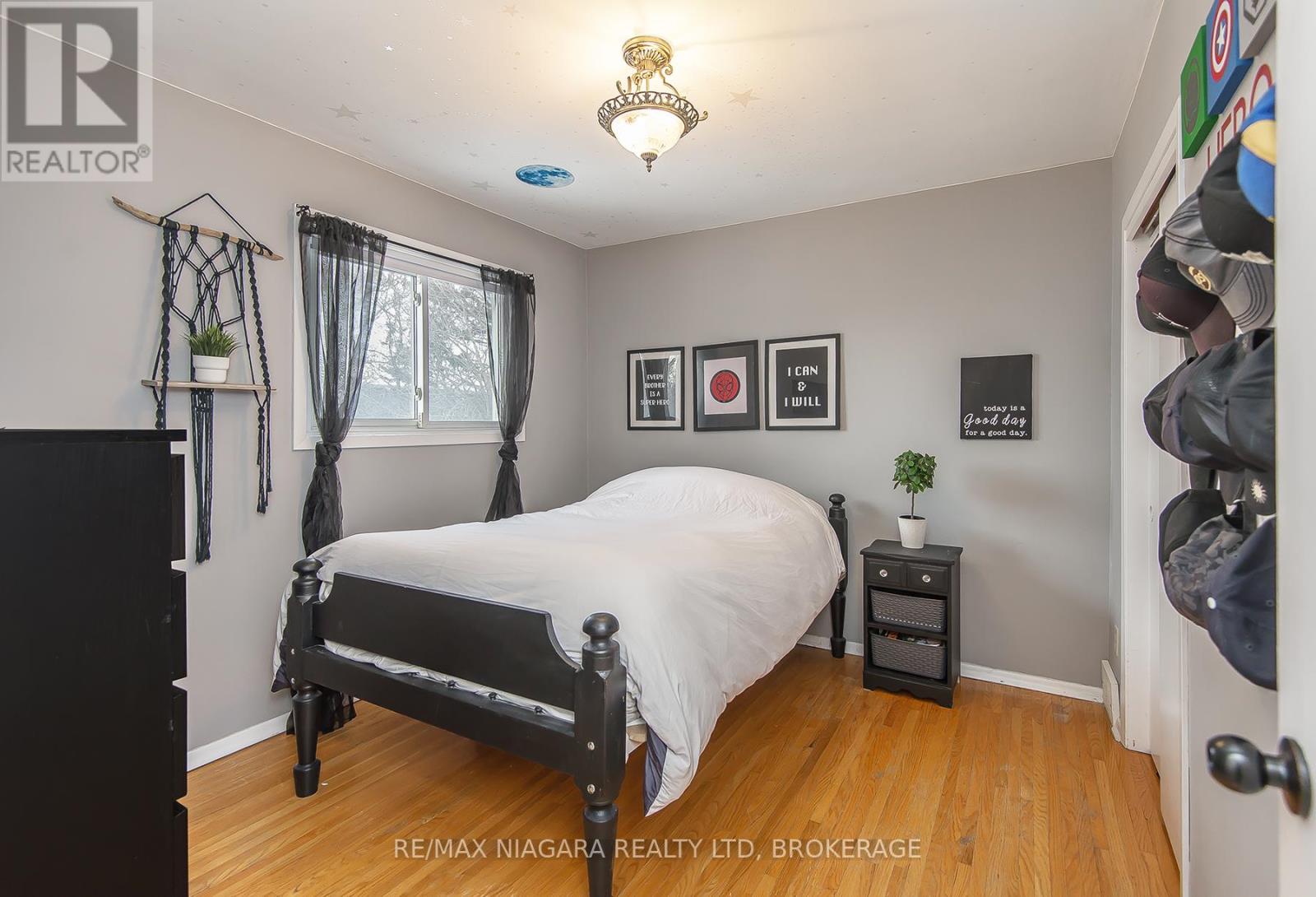 Photo 23 of 5 Glen Avenue, St Catharines ON