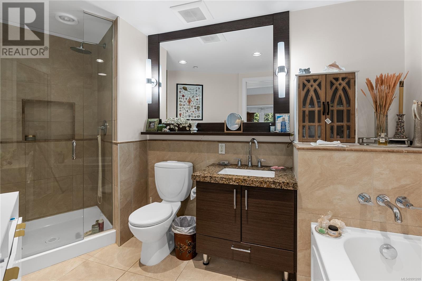 315 1400 Lynburne Pl, Langford real estate listing 991280