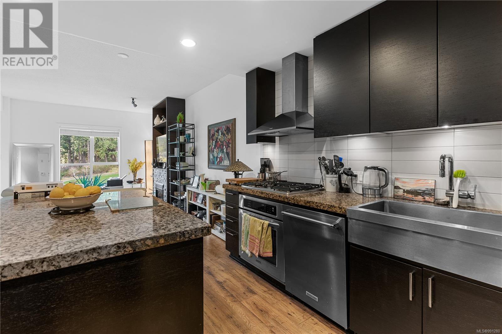 315 1400 Lynburne Pl, Langford real estate listing 991280
