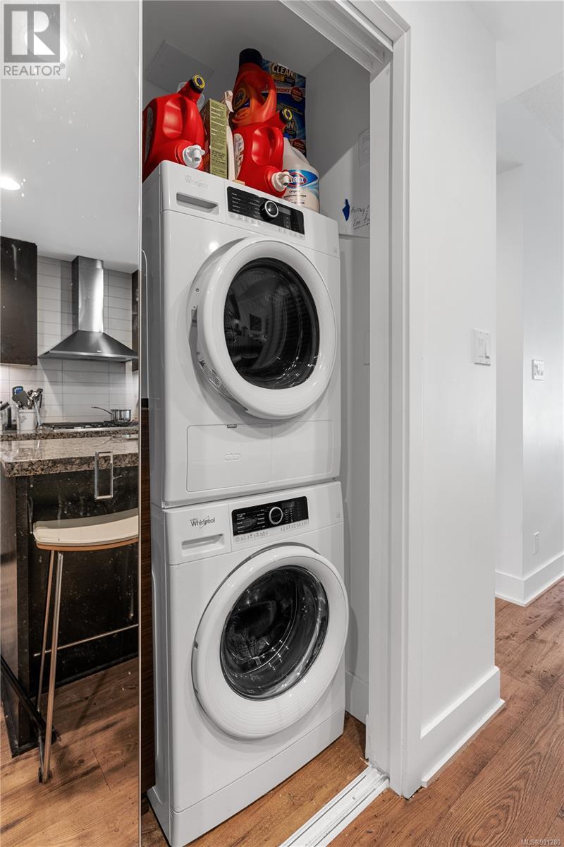 315 1400 Lynburne Pl, Langford real estate listing 991280