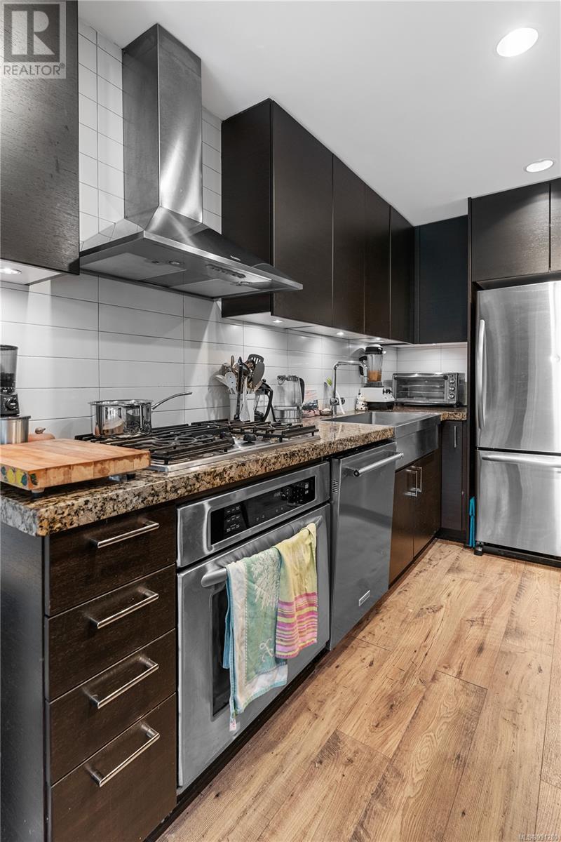 315 1400 Lynburne Pl, Langford real estate listing 991280