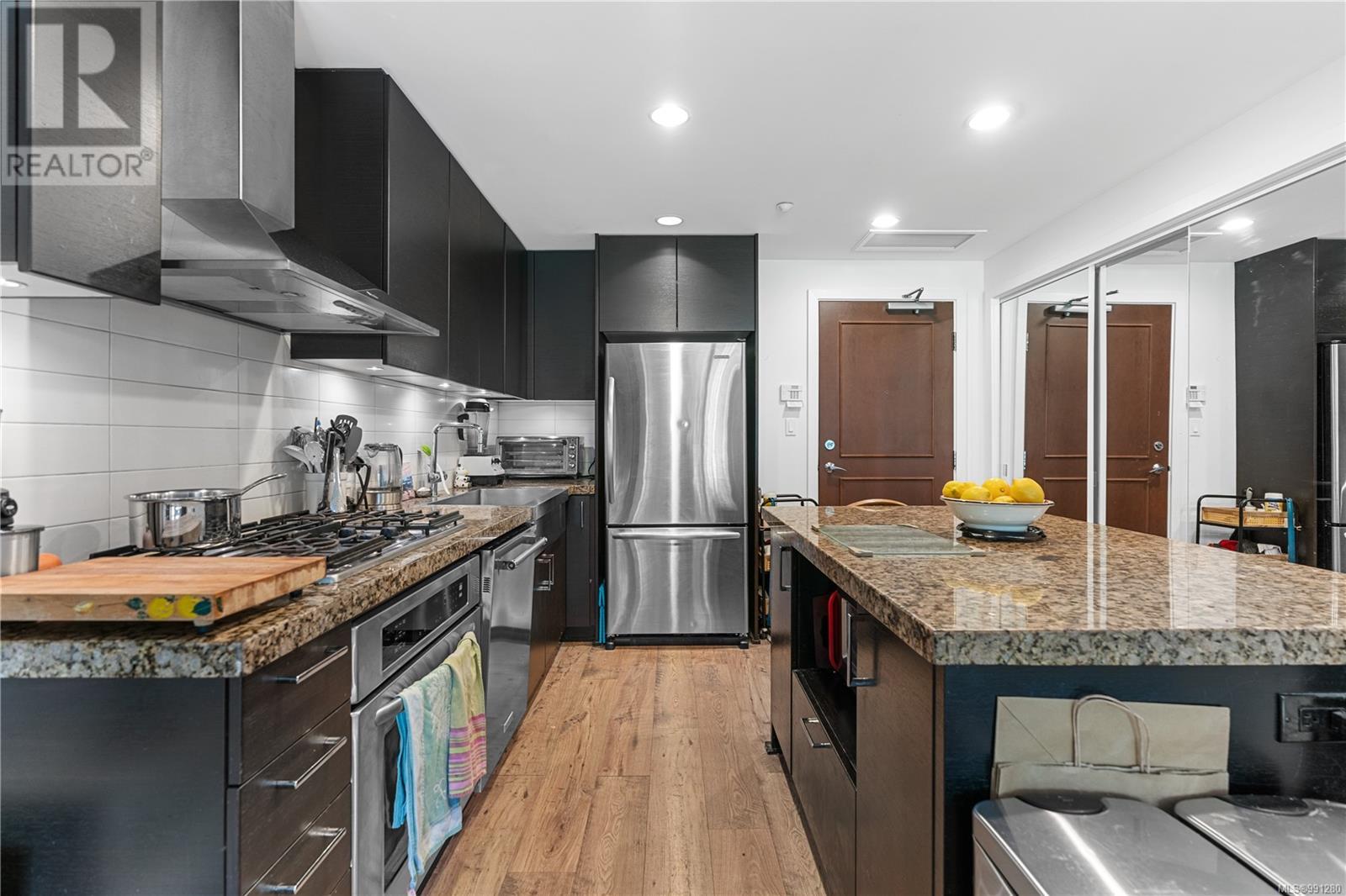 315 1400 Lynburne Pl, Langford real estate listing 991280