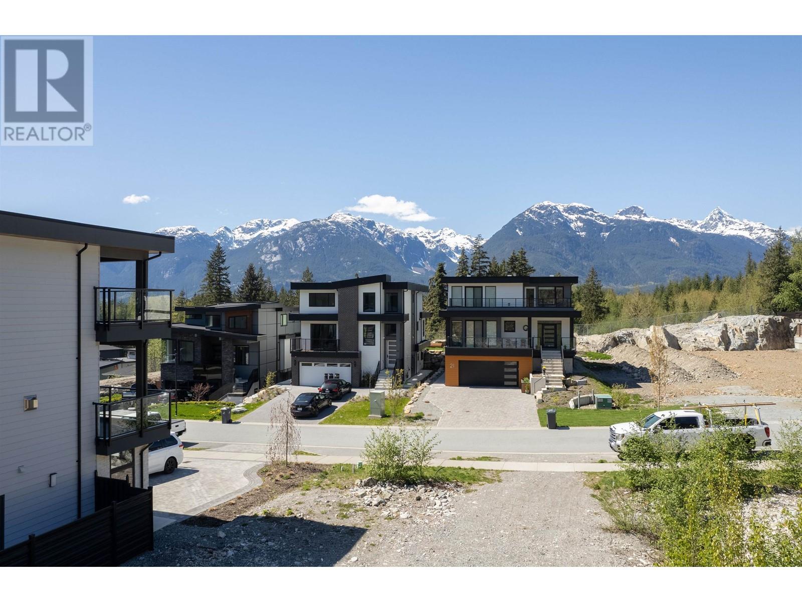 18 3385 MAMQUAM ROAD, Squamish