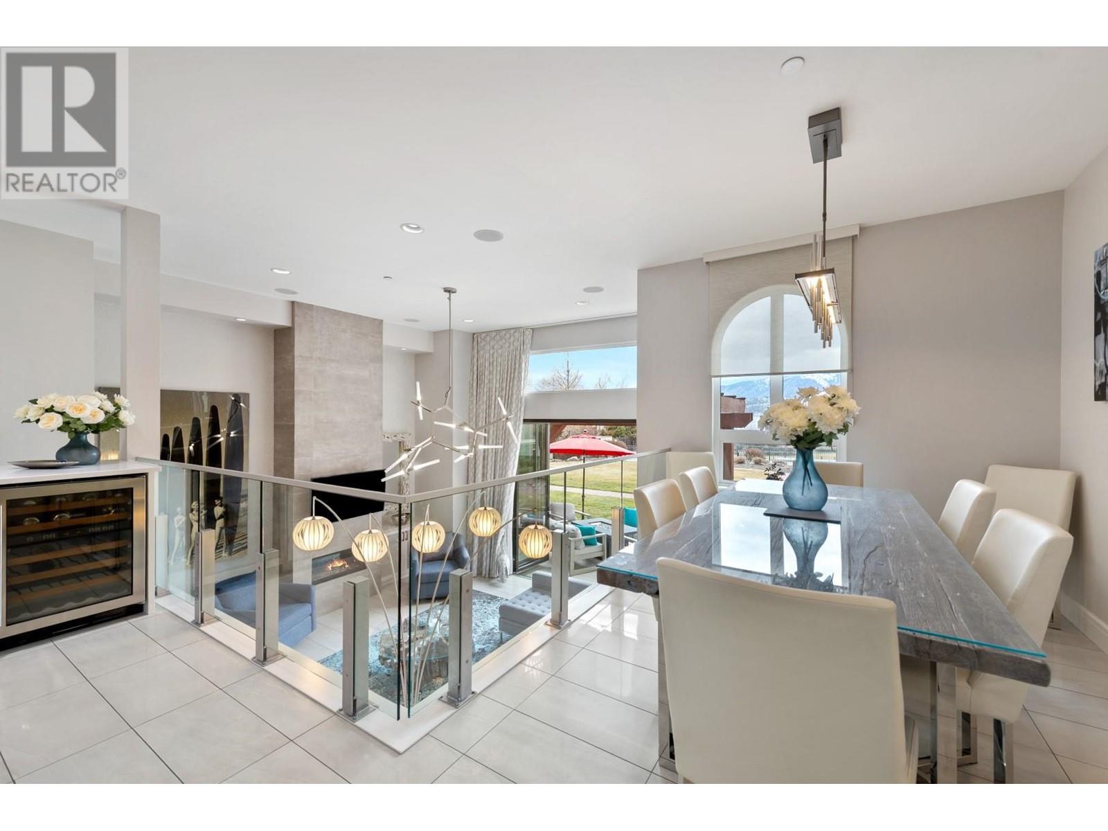 4 3756 Lakeshore Road, Kelowna