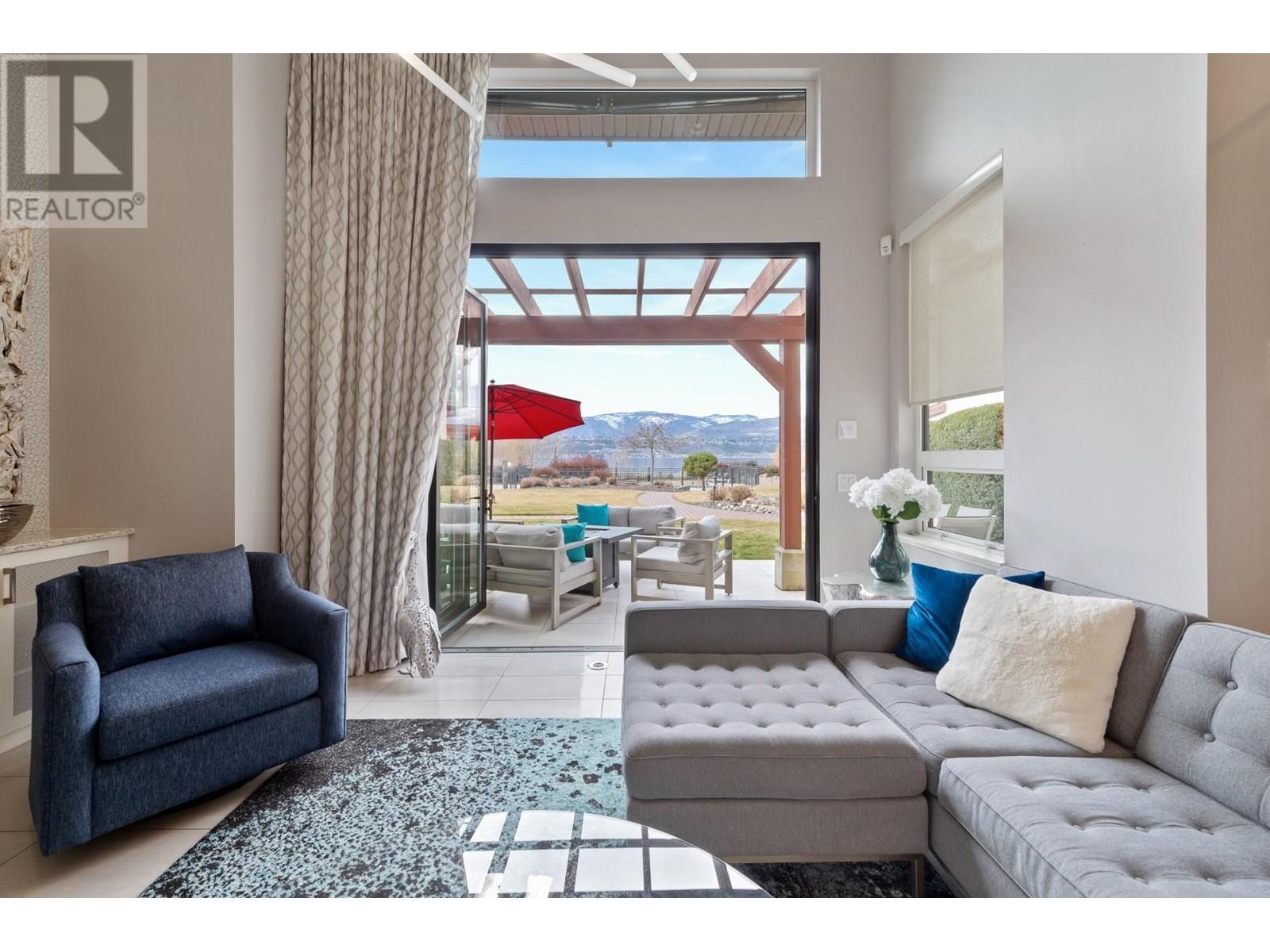 4 3756 Lakeshore Road, Kelowna