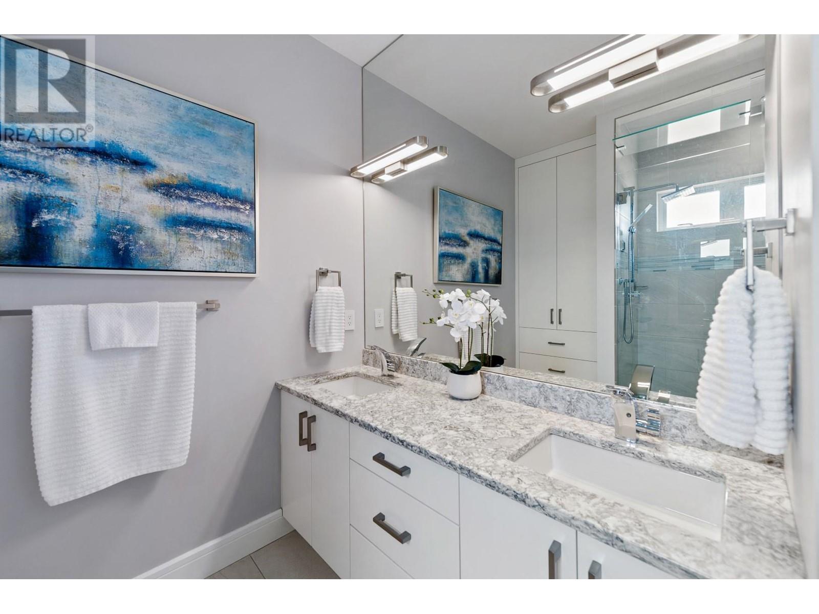4 3756 Lakeshore Road, Kelowna