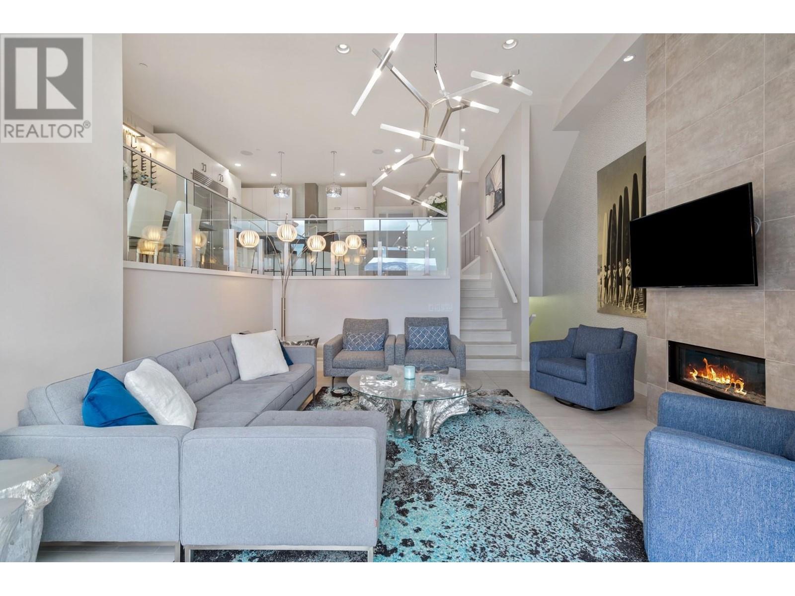 4 3756 Lakeshore Road, Kelowna