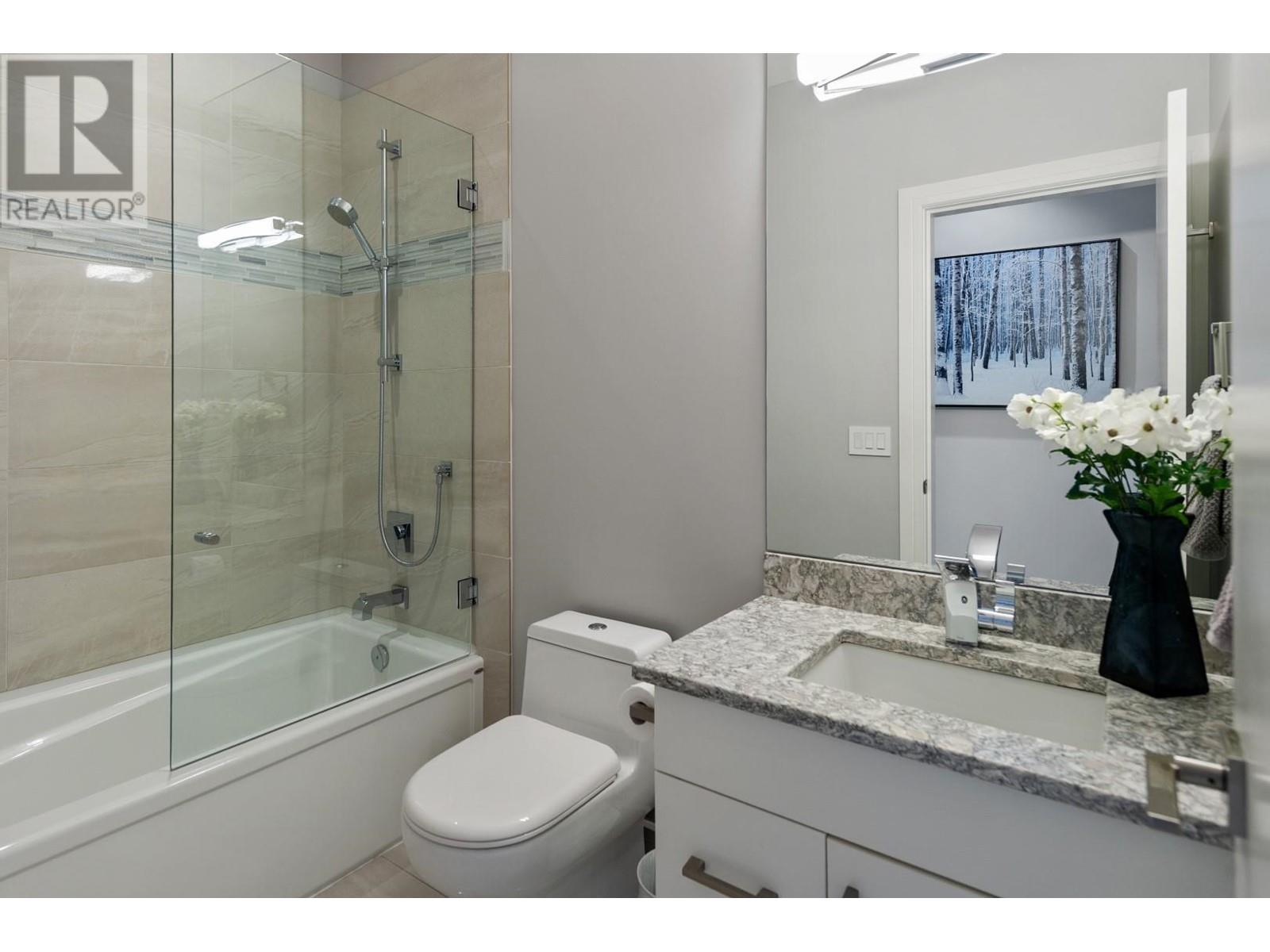 4 3756 Lakeshore Road, Kelowna