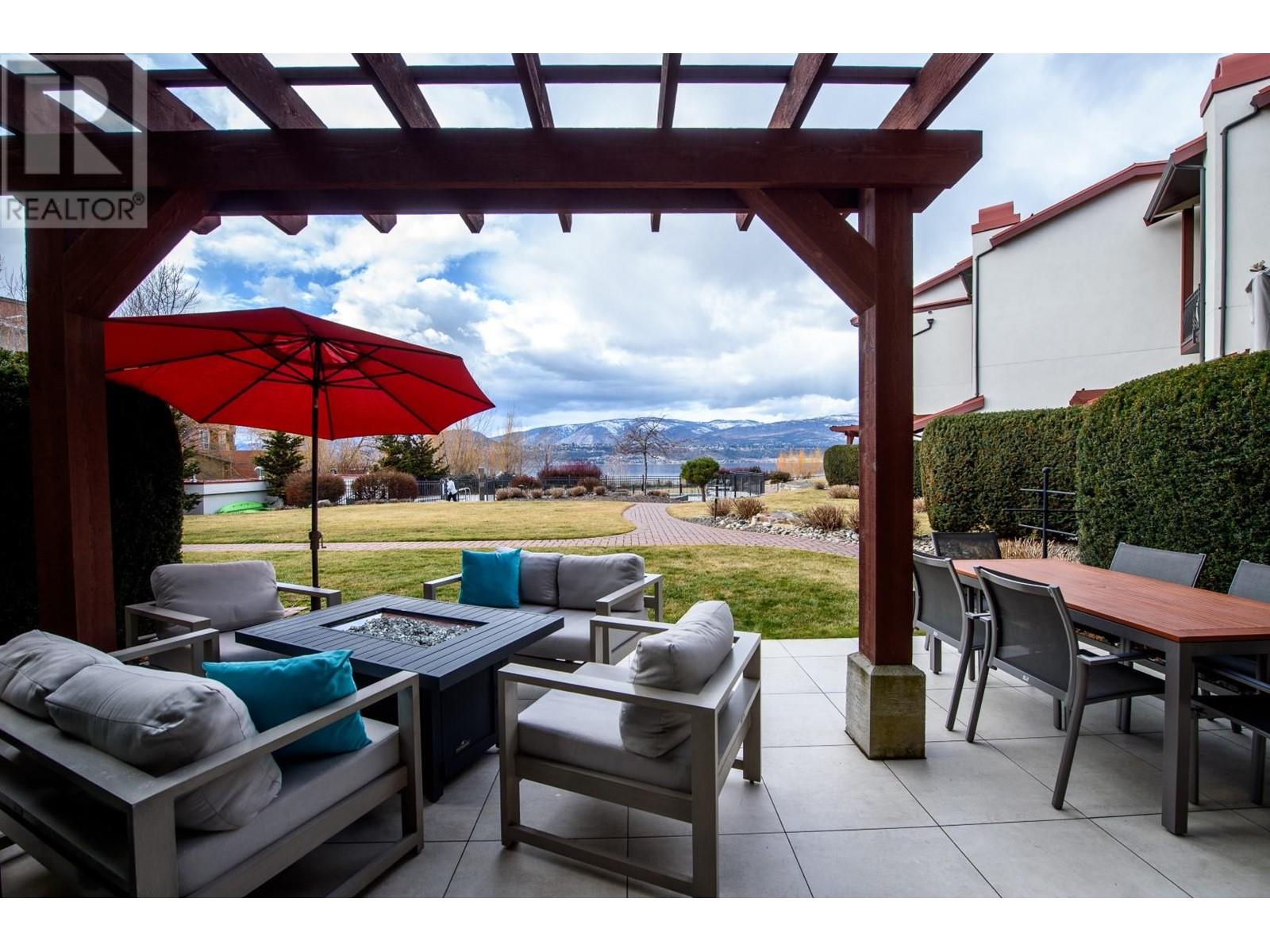 4 3756 Lakeshore Road, Kelowna