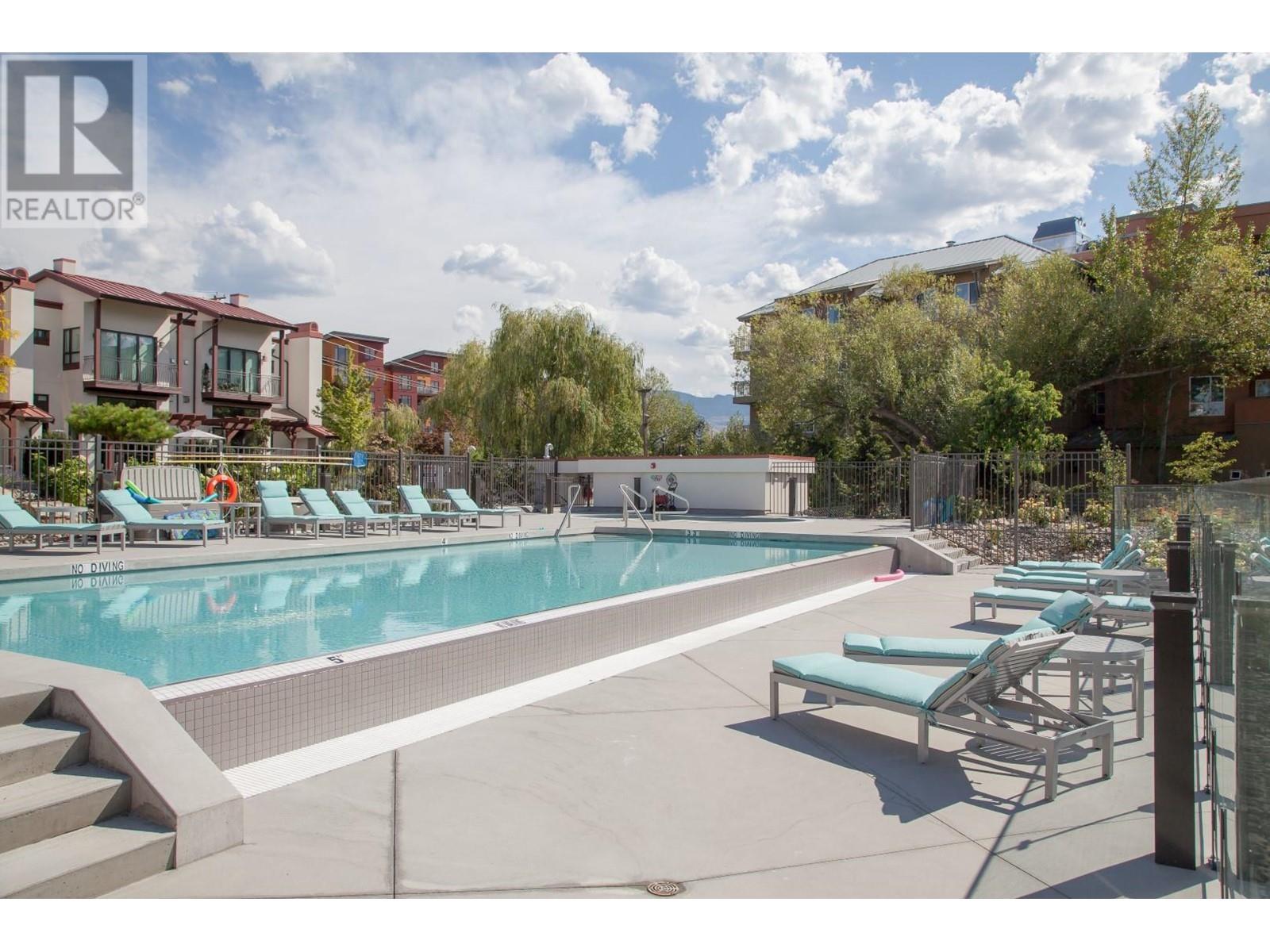 4 3756 Lakeshore Road, Kelowna
