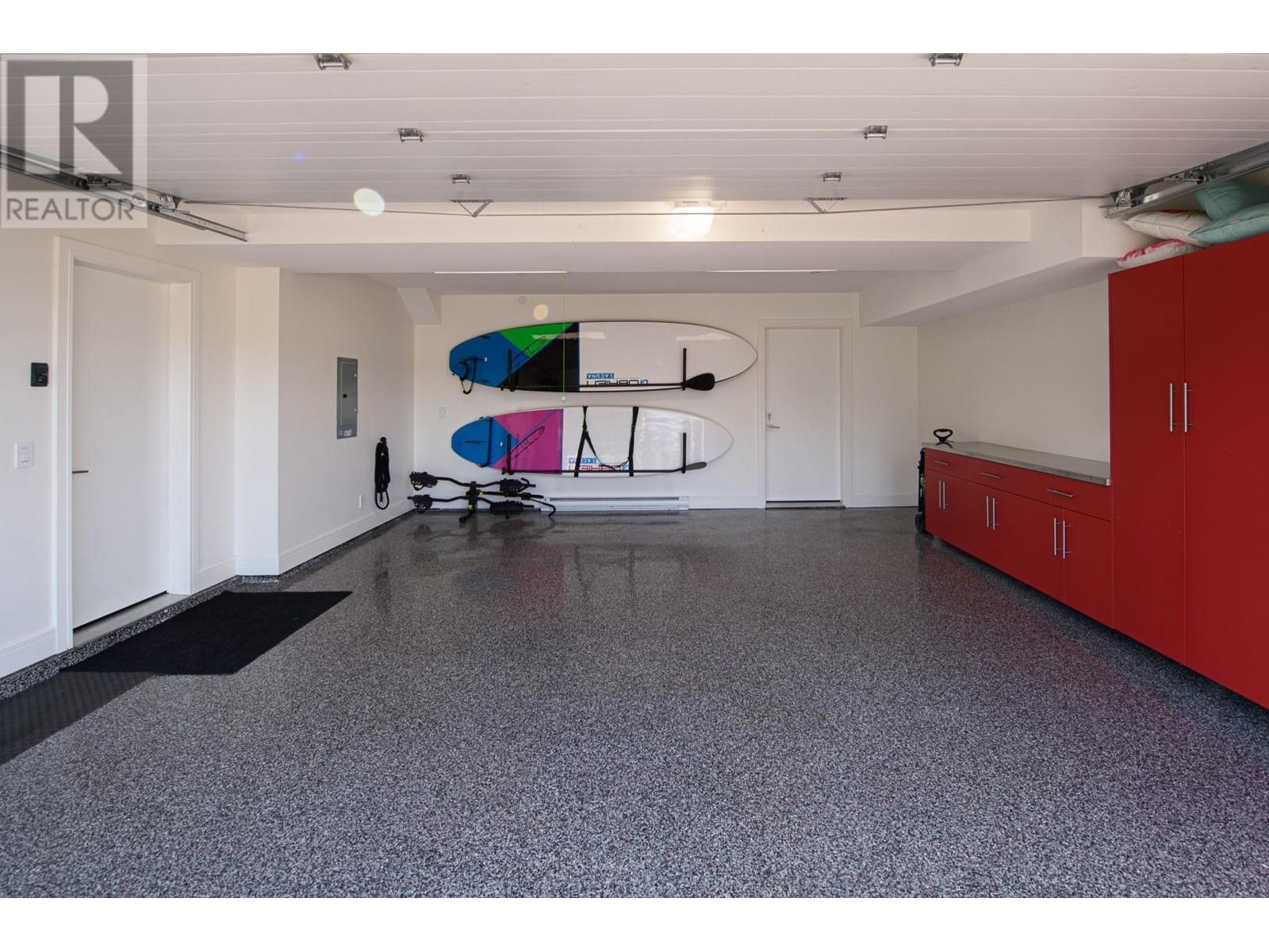 4 3756 Lakeshore Road, Kelowna