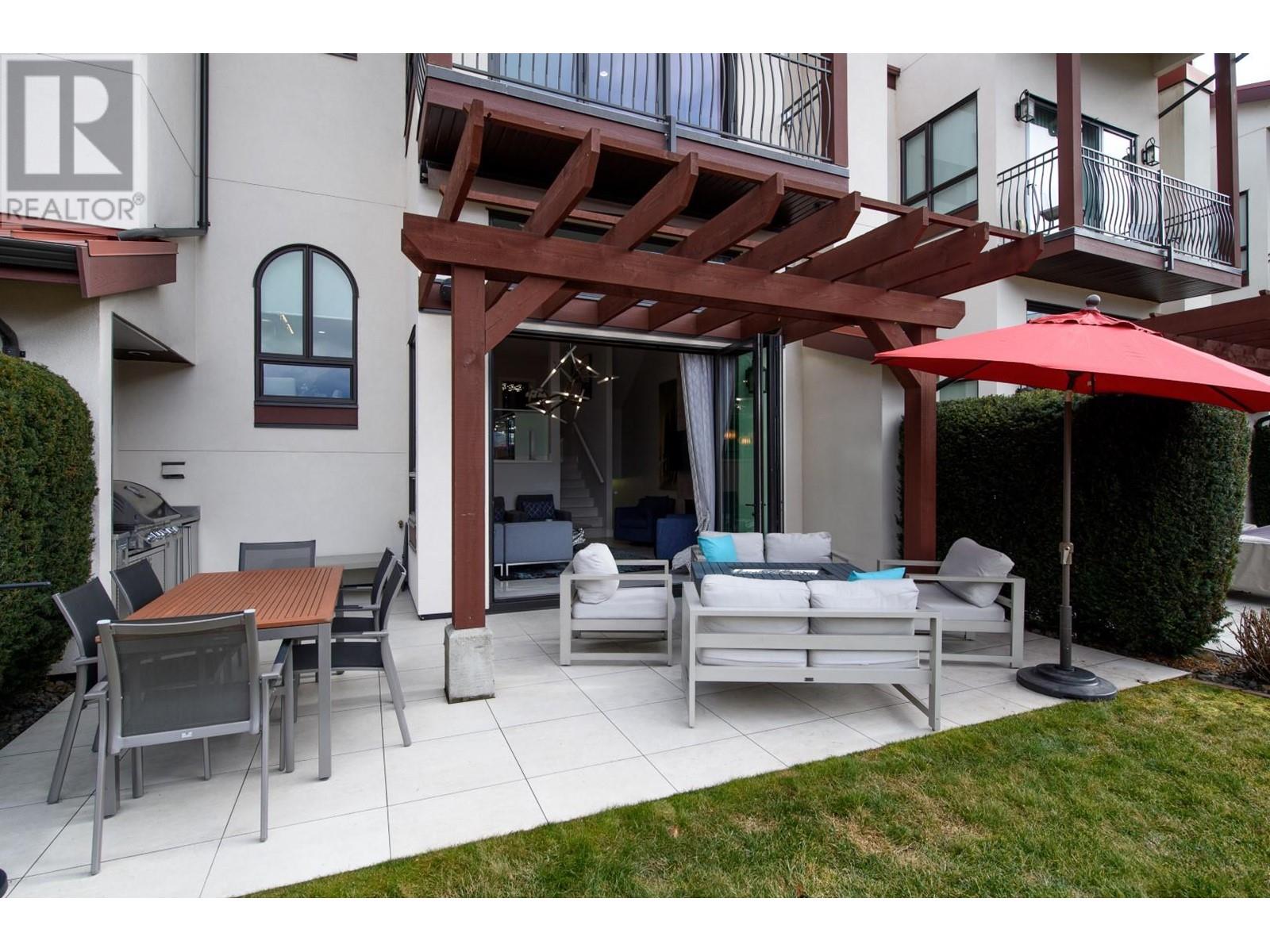 4 3756 Lakeshore Road, Kelowna