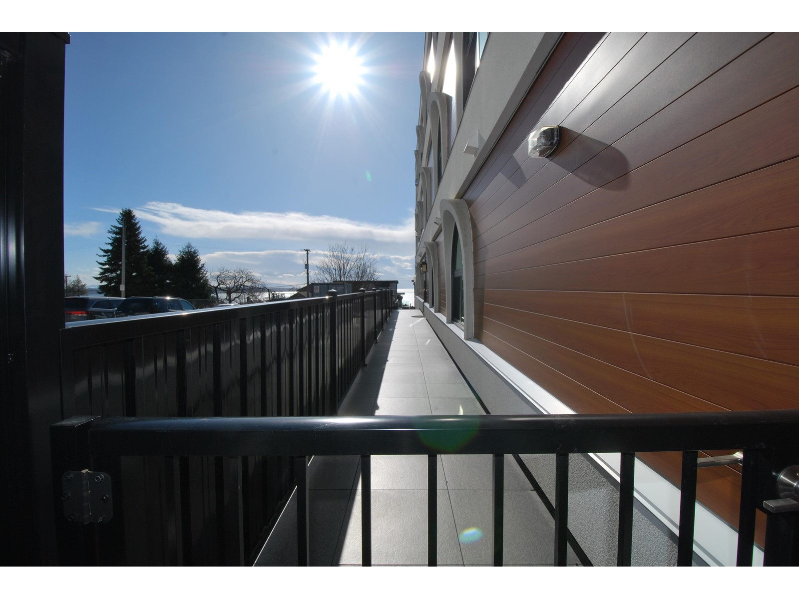 101 15219 ROYAL AVENUE, White Rock real estate listing R2962307