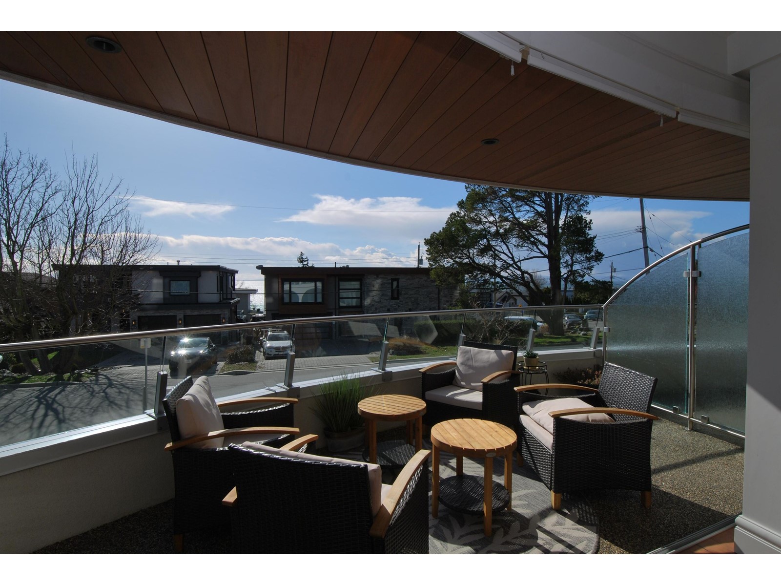 101 15219 ROYAL AVENUE, White Rock real estate listing R2962307