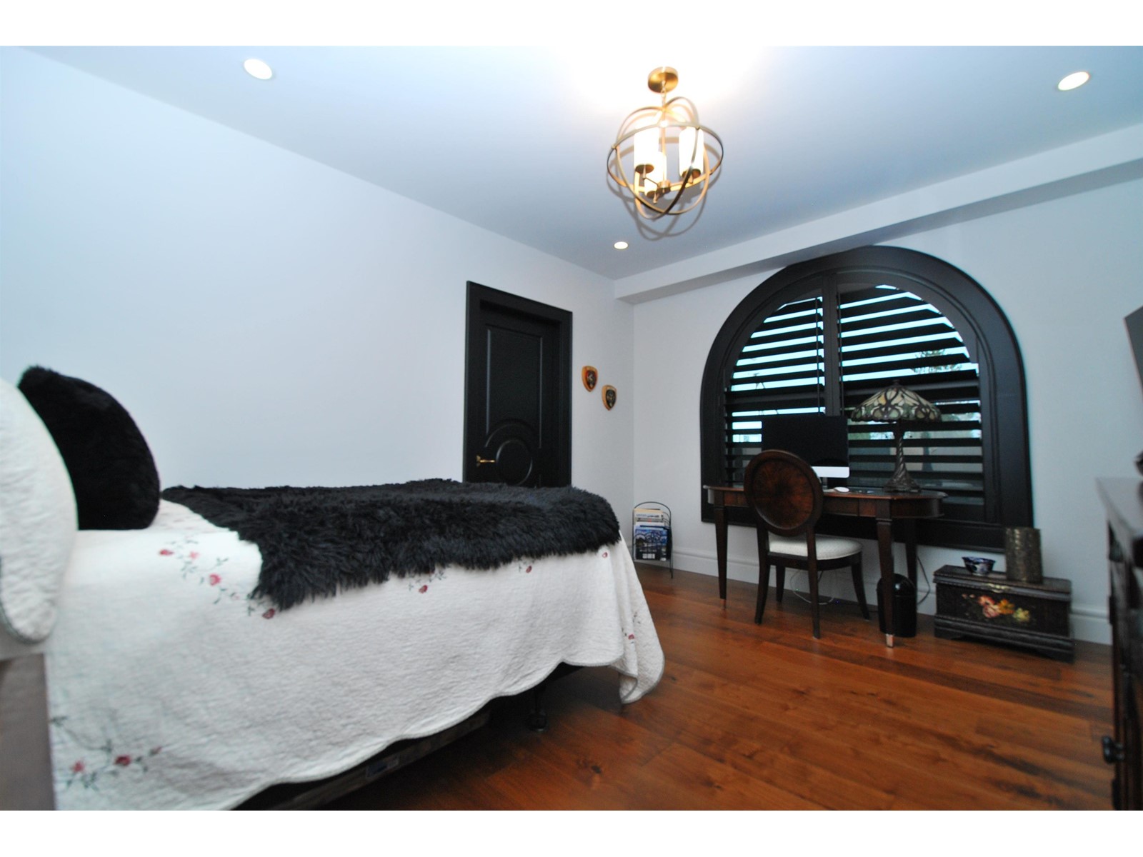 101 15219 ROYAL AVENUE, White Rock real estate listing R2962307