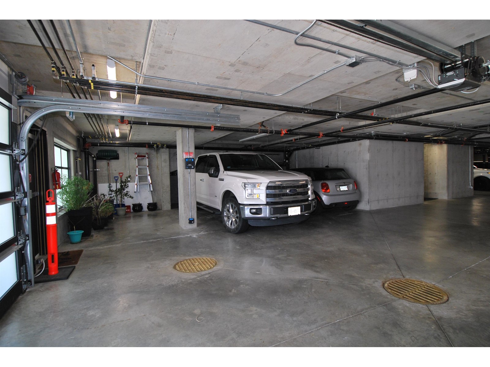 101 15219 ROYAL AVENUE, White Rock real estate listing R2962307
