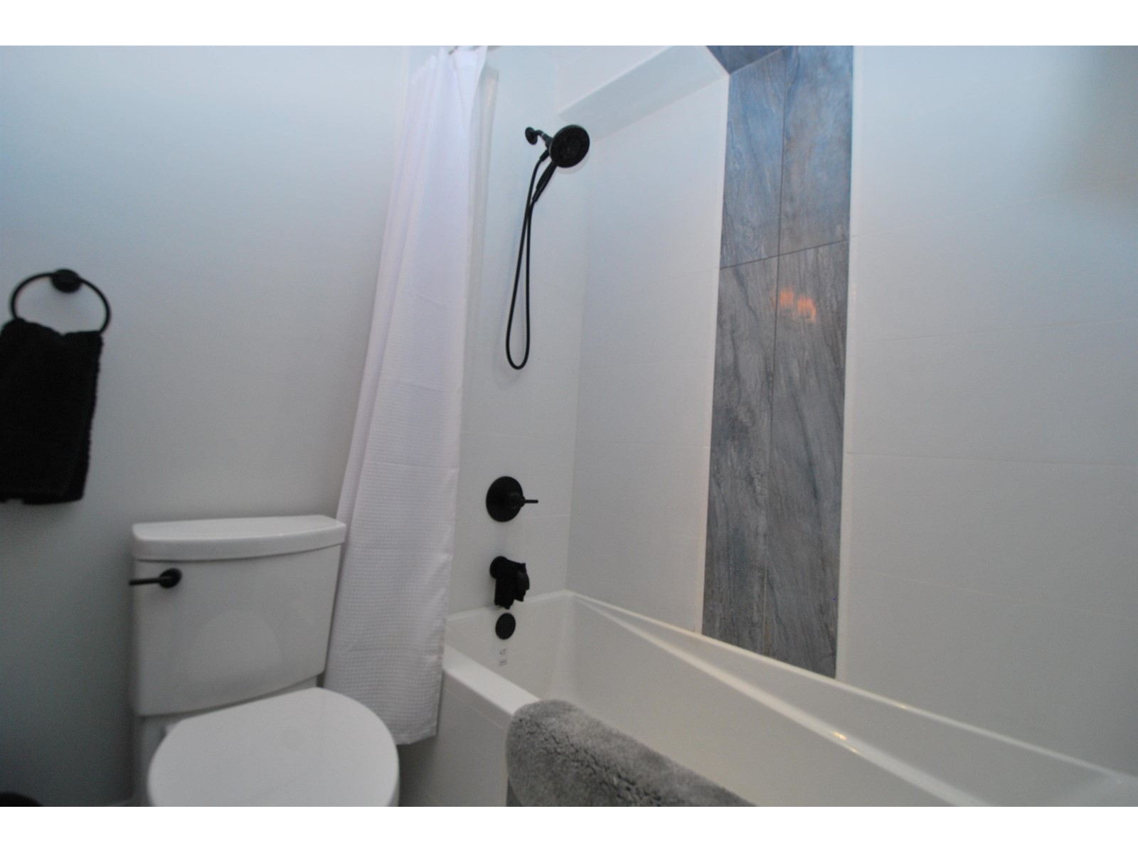 101 15219 ROYAL AVENUE, White Rock real estate listing R2962307