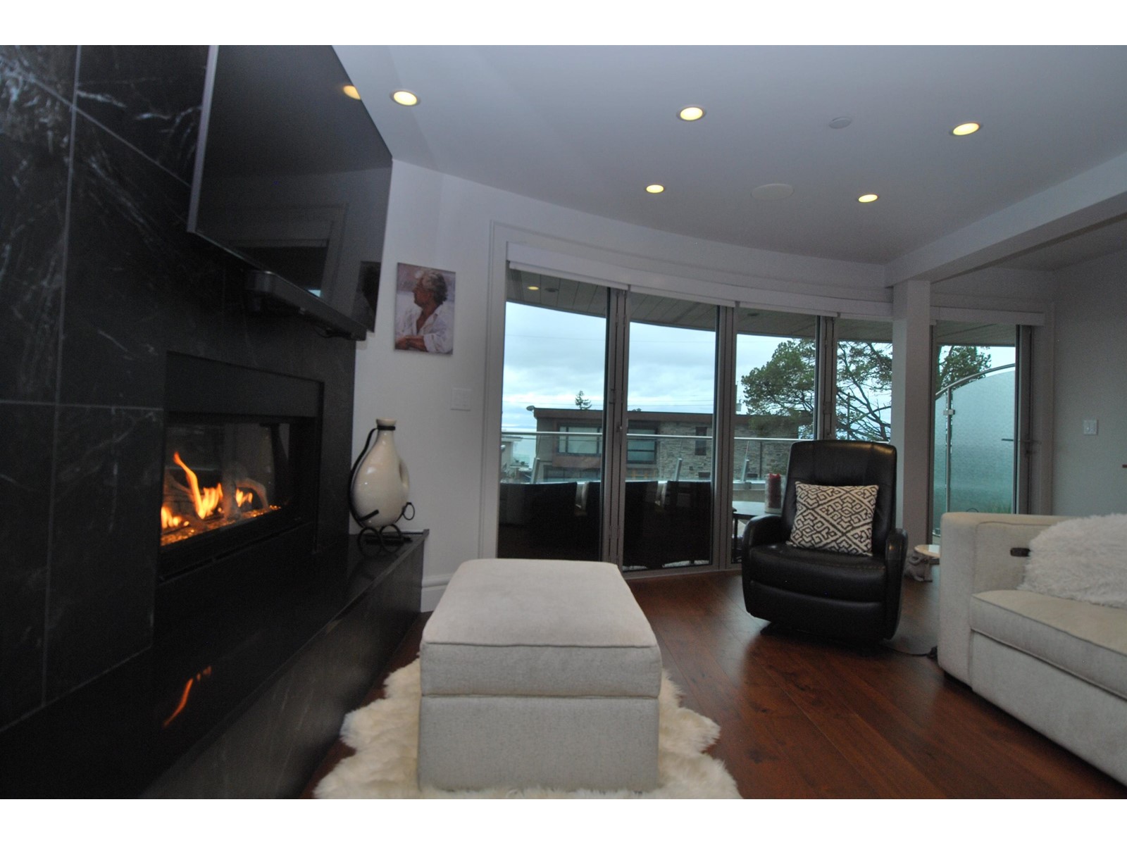 101 15219 ROYAL AVENUE, White Rock real estate listing R2962307
