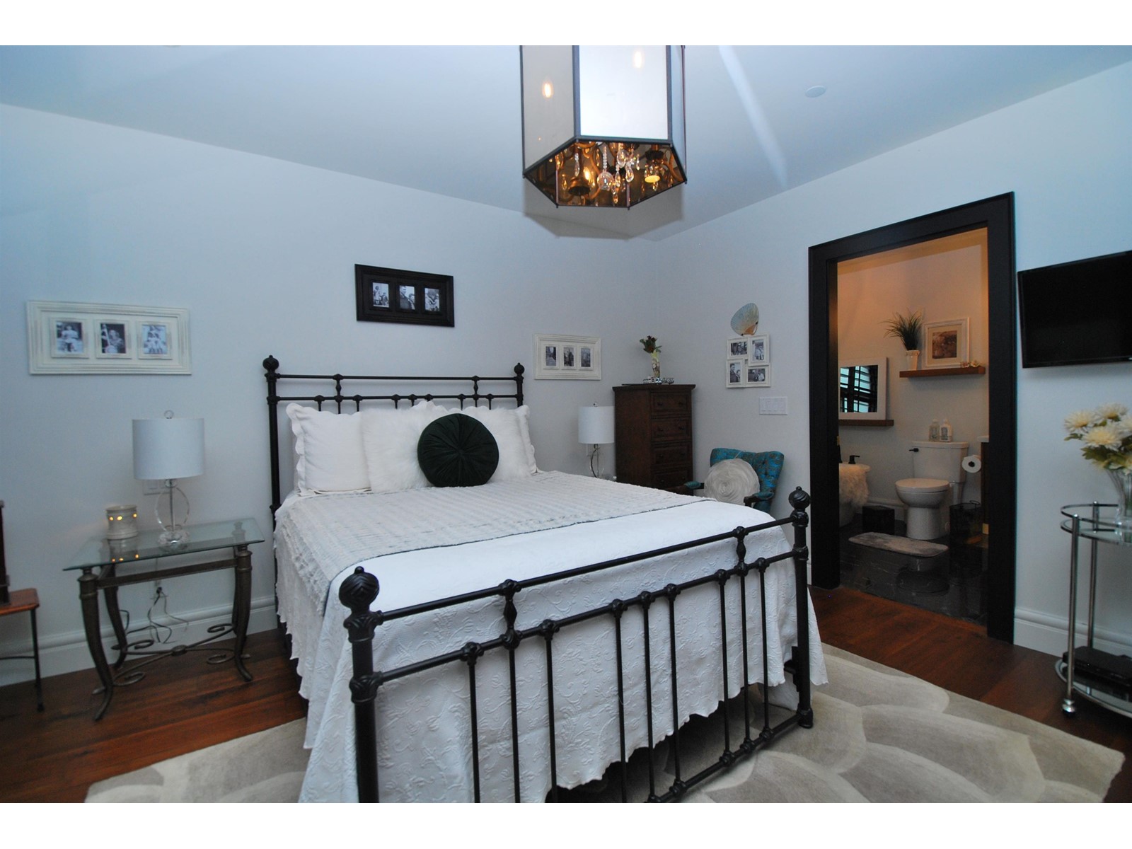 101 15219 ROYAL AVENUE, White Rock real estate listing R2962307