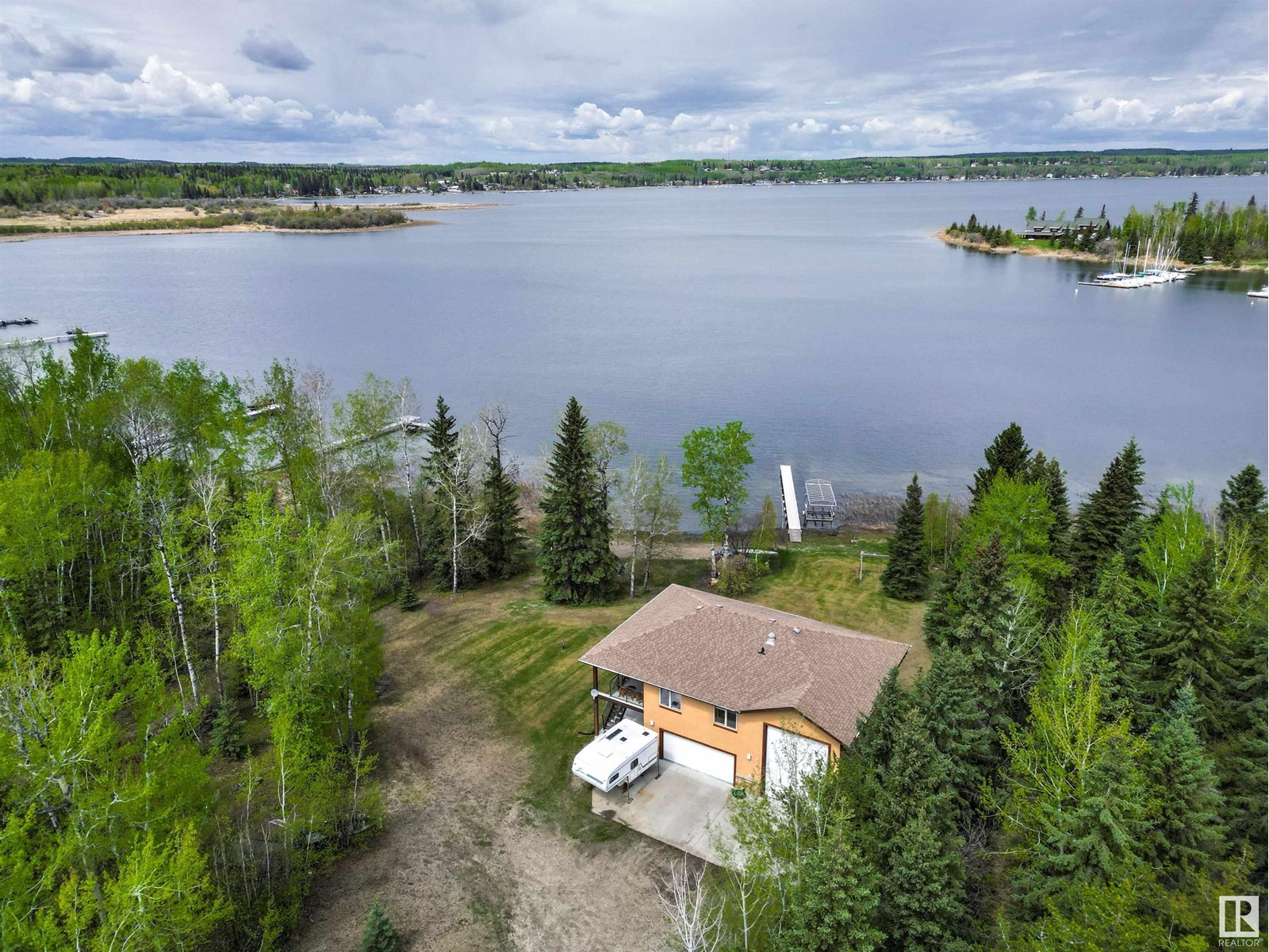 4 & 6 Sunshine Bay RD, Rural Parkland County