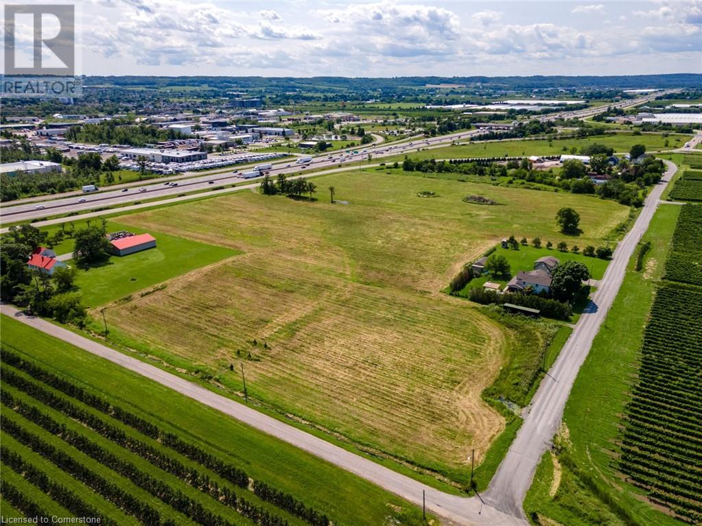 Photo 2 of 4766 Bartlett Road N, Beamsville ON