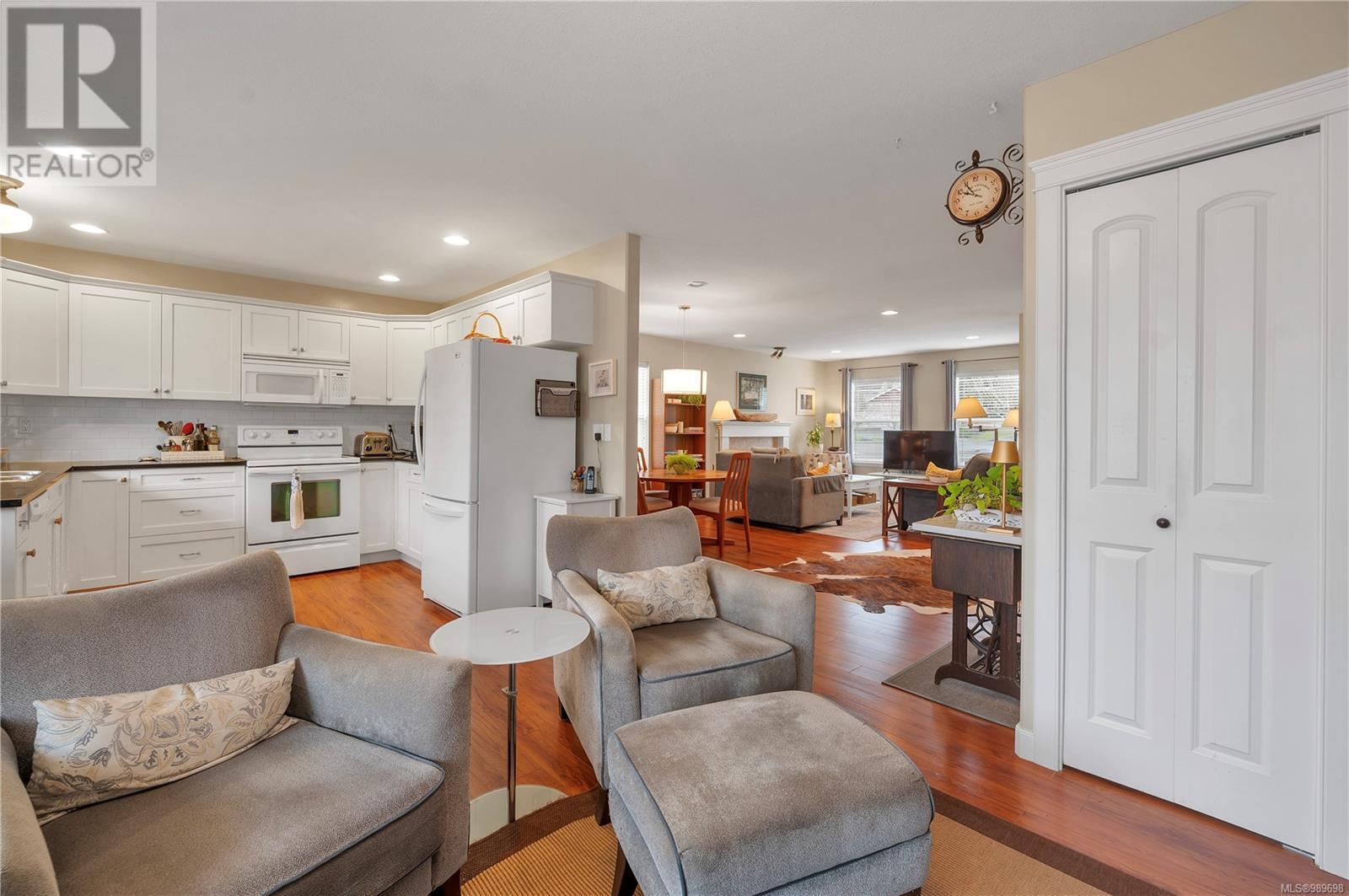 568 Nelson Rd, Campbell River