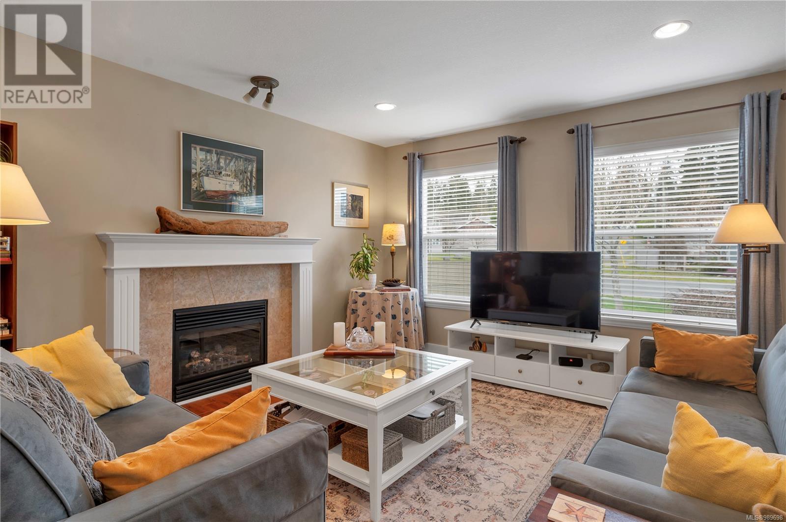 568 Nelson Rd, Campbell River