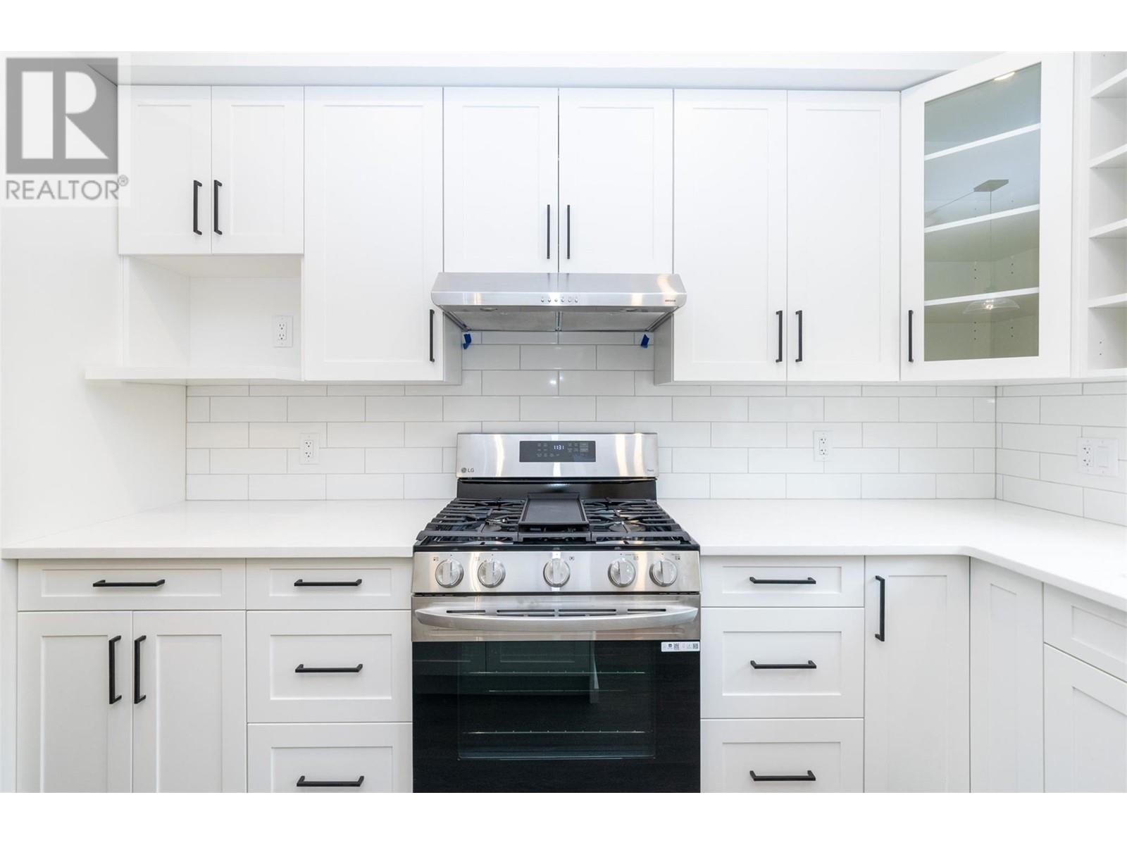 4 1910 11 Avenue Northeast, Salmon Arm