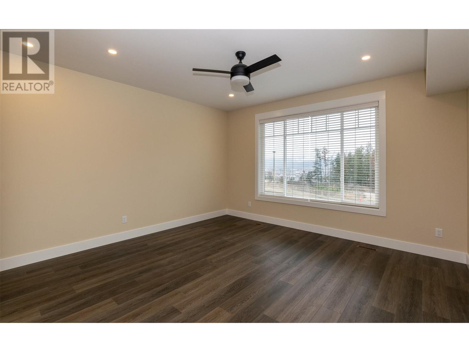 4 1910 11 Avenue Northeast, Salmon Arm