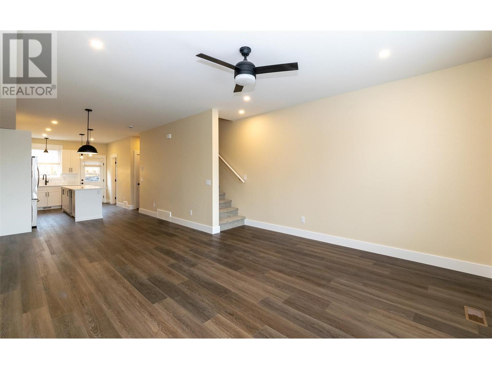 4 1910 11 Avenue Northeast, Salmon Arm