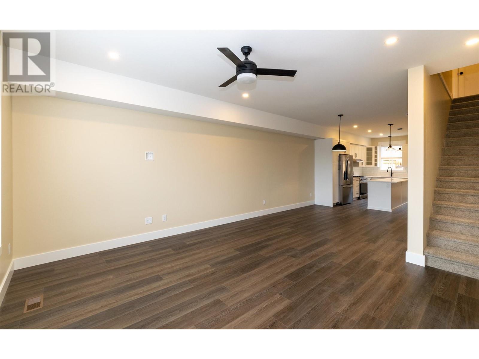 4 1910 11 Avenue Northeast, Salmon Arm