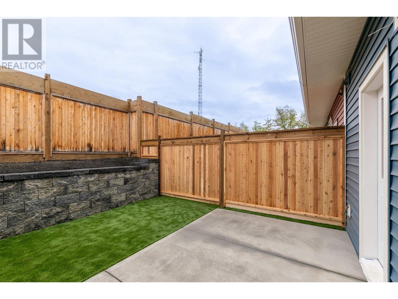 4 1910 11 Avenue Northeast, Salmon Arm