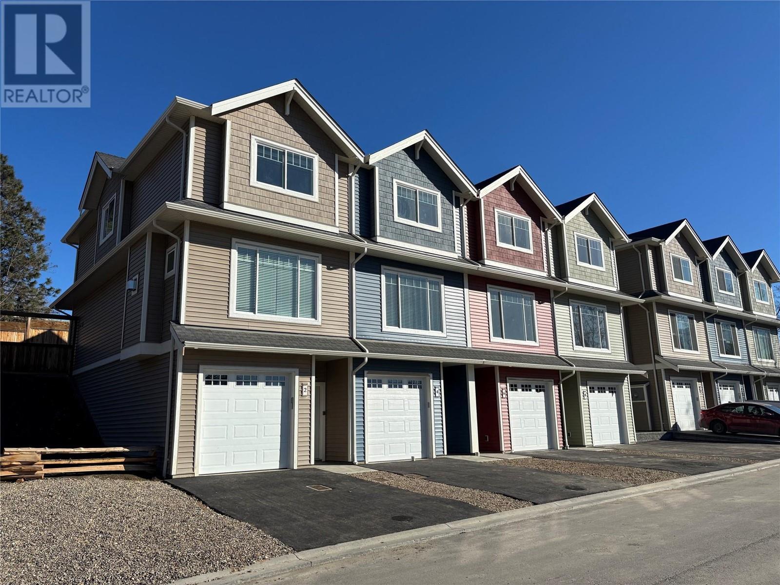 4 1910 11 Avenue Northeast, Salmon Arm
