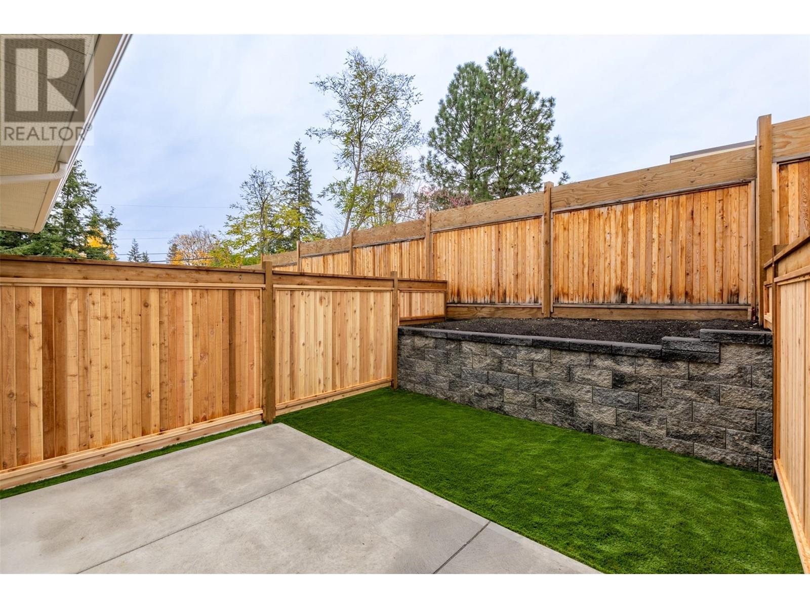 4 1910 11 Avenue Northeast, Salmon Arm