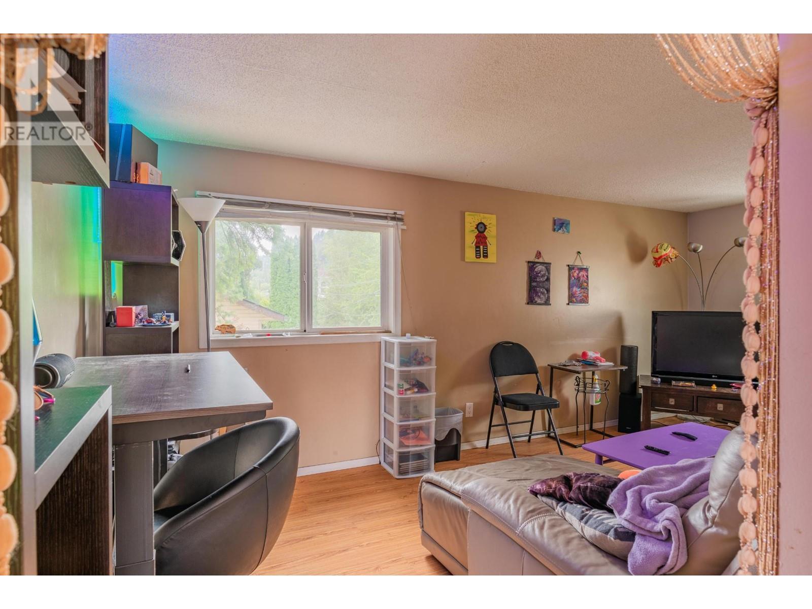  643 11TH Avenue, Castlegar
