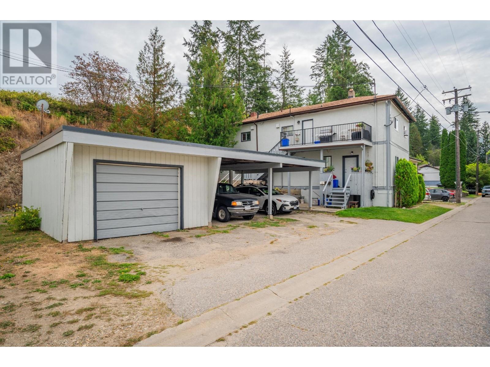  643 11TH Avenue, Castlegar