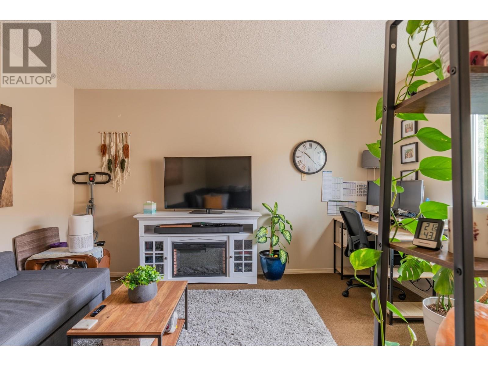  643 11TH Avenue, Castlegar