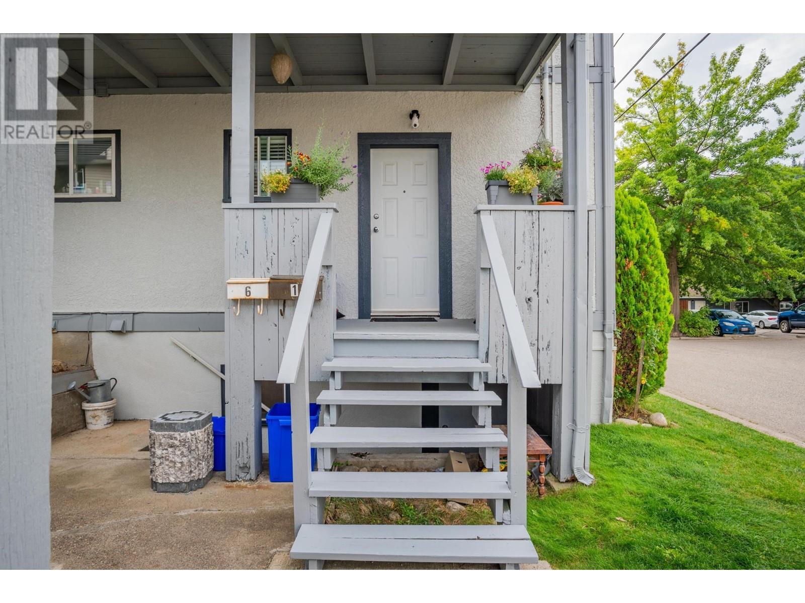  643 11TH Avenue, Castlegar